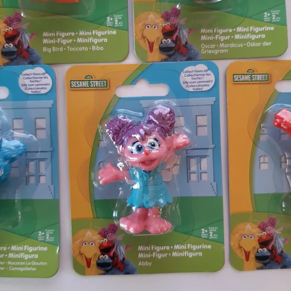 Sesame Street Mini Figures Set of 5 Big Bird Elmo Oscar Cookie Monster Abby - Picture 8 of 12
